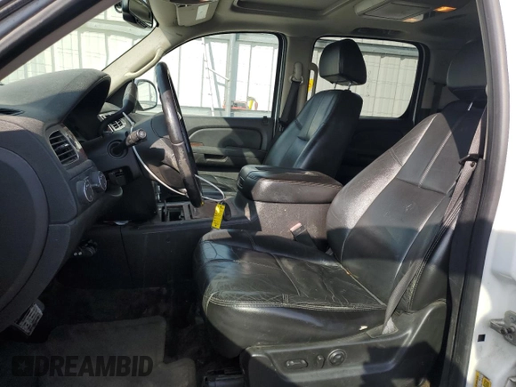2007 Chevrolet Suburban LTZ with VIN 1GNFK16377J298439, listed as a Copart auction lot 55243665 with 270,387 mi miles and Salvage title. Bid and sale history available at DreamBid. Image 7.