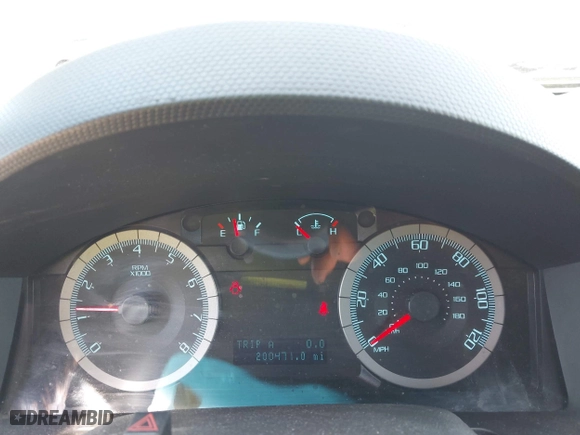 2010 Ford Escape XLT with VIN 1FMCU0D79AKB28893, listed as a IAAI auction lot 42123988 with 200,471 mi miles. Bid and sale history available at carsss.com. Image 7.