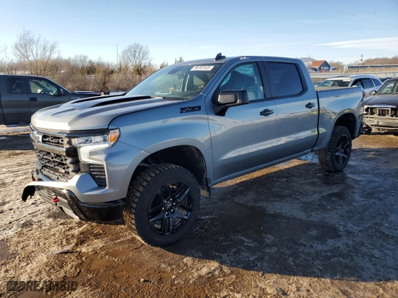 2024 Chevrolet Silverado 1500 LT Trail Boss with VIN 3GCUDFED7RG330425, listed as a Copart auction lot 89282545 with 4,394 mi miles and Salvage Title. Bid and sale history available at carsss.com. Image 1.