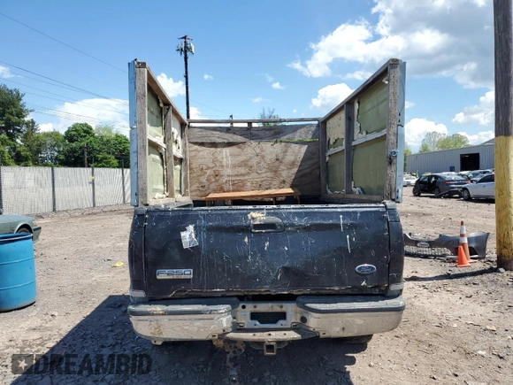 2004 Ford F-250 XL z VIN 1FTNX21P94EC33909, wystawiony jako Copart lot #55983665 z przebiegiem 243 869 mil mil oraz Czysty tytuł • Clean title. Historia ofert i sprzedaży dostępna na DreamBid. Obrazek 6.