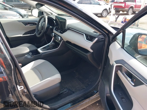 2025 Toyota RAV4 XLE Premium with VIN 2T3A1RFV1SW517279, listed as a IAAI auction lot 42363491 with 8,848 mi miles and . Bid and sale history available at DreamBid. Image 5.