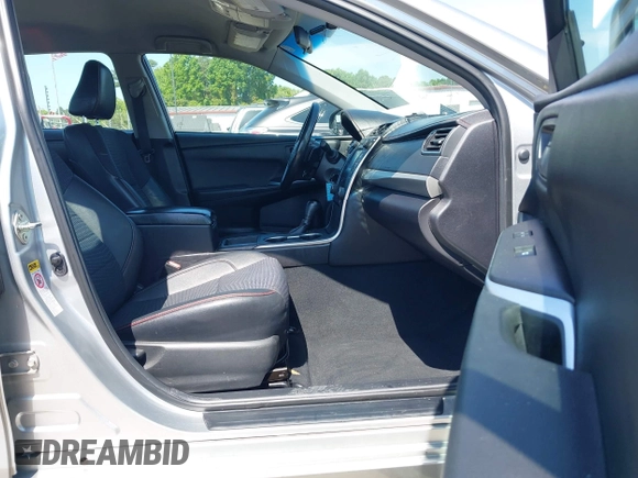 2015 Toyota Camry XLE with VIN 4T1BF1FK1FU100580, listed as a IAAI auction lot 42002060 with 111,739 mi miles. Bid and sale history available at carsss.com. Image 5.