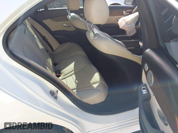 2020 Mercedes-Benz C 300 z VIN W1KWF8EB1LR594900, wystawiony jako IAAI lot #42076701 z przebiegiem 45 444 mil mil oraz . Historia ofert i sprzedaży dostępna na DreamBid. Obrazek 8.