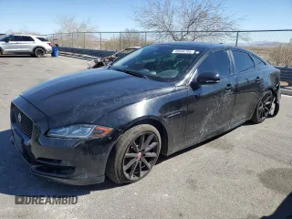 2016 Jaguar XJ R-Sport z VIN SAJWA1C74G8V94787, wystawiony jako Copart lot #46634705 z przebiegiem 99 600 mil mil oraz Szkoda całkowita • Salvage title. Historia ofert i sprzedaży dostępna na DreamBid. Obrazek 1.