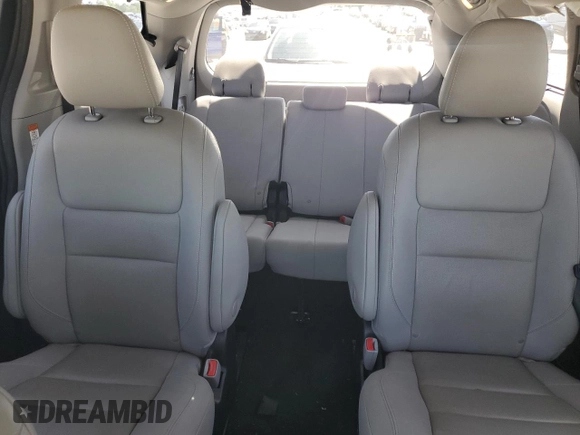 2020 Toyota Sienna XLE z VIN 5TDDZ3DC3LS236382, wystawiony jako Copart lot #57954705 z przebiegiem 69 761 mil mil oraz Szkoda całkowita • Salvage title. Historia ofert i sprzedaży dostępna na DreamBid. Obrazek 10.