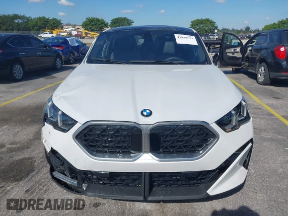 2025 BMW X2 xDrive28i with VIN WBX63GM0XS5085930, listed as a IAAI auction lot 41888651 with 8,157 mi miles. Bid and sale history available at carsss.com. Image 6.