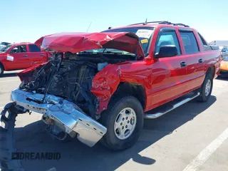 2004 Chevrolet Avalanche with VIN 3GNEC12T54G253253, listed as a IAAI auction lot 41787767 with 205,850 mi miles. Bid and sale history available at carsss.com. Image 2.