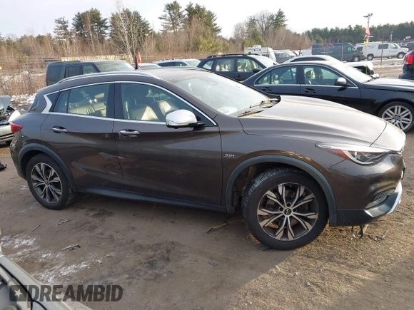 2017 Infiniti QX30 Luxury with VIN SJKCH5CR8HA034526, listed as a IAAI auction lot 41338947 with 67,166 mi miles. Bid and sale history available at carsss.com. Image 12.