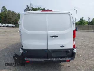 2023 Ford Transit Cargo с VIN 1FTBR1Y85PKC03205, выставлен на аукционе IAAI как лот 42113154 с пробегом 17 338 миль миль и . История ставок и продаж доступна на DreamBid. Изображение 16.