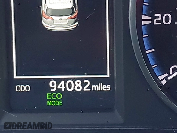 2017 Toyota RAV4 LE z VIN JTMZFREV4HJ112174, wystawiony jako IAAI lot #40311487 z przebiegiem 94 082 mil mil oraz . Historia ofert i sprzedaży dostępna na DreamBid. Obrazek 15.