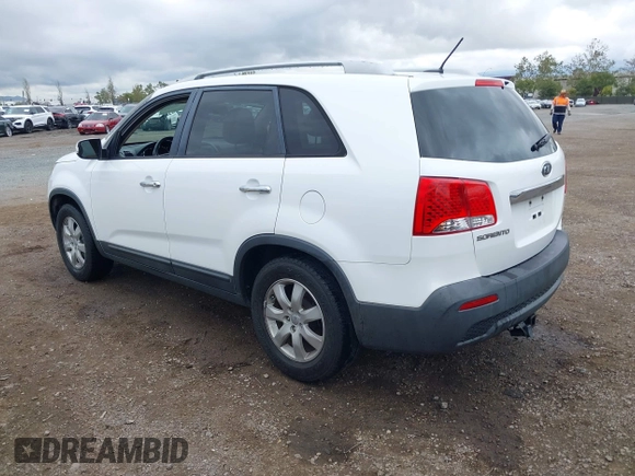 2013 Kia Sorento LX with VIN 5XYKT4A28DG348992, listed as a IAAI auction lot 42200903 with 150,730 mi miles and . Bid and sale history available at DreamBid. Image 3.