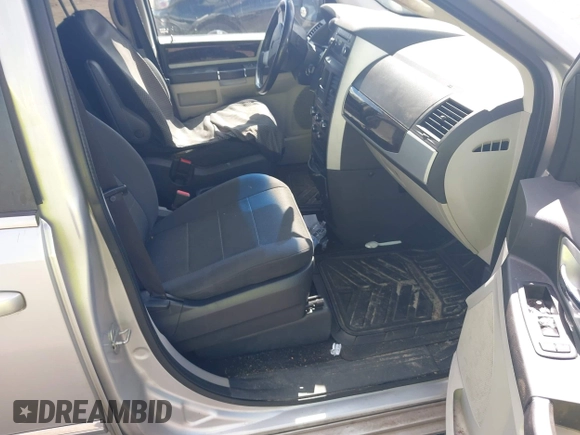 2009 Dodge Grand Caravan SXT z VIN 2D8HN541X9R663021, wystawiony jako IAAI lot #42202983 z przebiegiem 255 173 mil mil oraz . Historia ofert i sprzedaży dostępna na DreamBid. Obrazek 5.