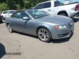 2010 Audi A5 Premium с VIN WAUCFAFH7AN018446, выставлен на аукционе IAAI как лот 42565153 с пробегом 126 259 миль миль и . История ставок и продаж доступна на DreamBid. Изображение 1.