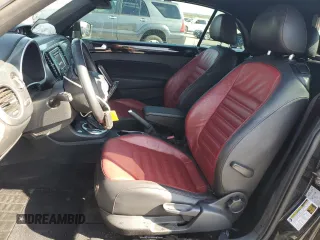 2015 Volkswagen Beetle with VIN 3VW7S7ATXFM801130, listed as a Copart auction lot 78613304 with 102,813 mi miles and Clean Title. Bid and sale history available at DreamBid. Image 7.