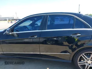 2010 Mercedes-Benz E-Class E 350 Luxury with VIN WDDHF5GB0AA072193, listed as a IAAI auction lot 42031041 with 152,969 mi miles. Bid and sale history available at carsss.com. Image 14.