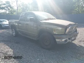 2007 Dodge 1500 SLT с VIN 1D7HU18P27S109935, выставлен на аукционе IAAI как лот 42760843 с пробегом 181 350 миль миль и . История ставок и продаж доступна на DreamBid. Изображение 1.