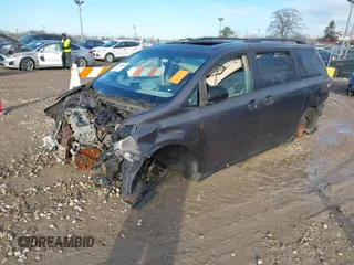 2012 Toyota Sienna SE with VIN 5TDXK3DC5CS264461, listed as a IAAI auction lot 41526874 with 1 mi miles. Bid and sale history available at carsss.com. Image 2.