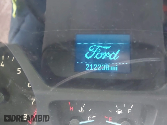 2018 Ford Transit z VIN 1FTYR1ZM6JKA46555, wystawiony jako IAAI lot #42712487 z przebiegiem 212 238 mil mil oraz . Historia ofert i sprzedaży dostępna na DreamBid. Obrazek 15.
