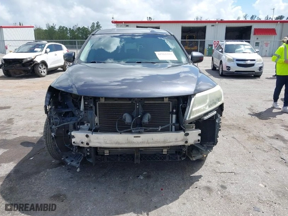 2014 Nissan Pathfinder SV with VIN 5N1AR2MN6EC725132, listed as a IAAI auction lot 41961293 with 159,456 mi miles. Bid and sale history available at carsss.com. Image 6.