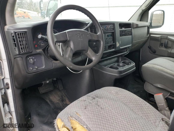 2006 Chevrolet Express Cargo Van with VIN 1GCHG35U961142376, listed as a Copart auction lot 47741725 with 268,409 mi miles and Clean Title. Bid and sale history available at carsss.com. Image 8.