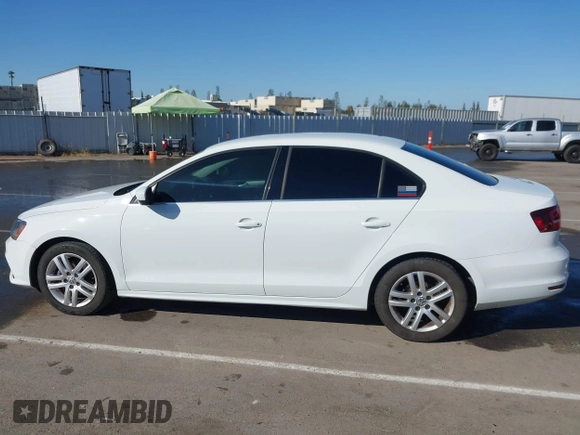 2017 Volkswagen Jetta S с VIN 3VW2B7AJXHM376861, выставлен на аукционе IAAI как лот 42250522 с пробегом 113 466 миль миль и . История ставок и продаж доступна на DreamBid. Изображение 14.
