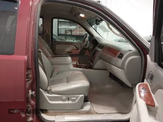 2008 Chevrolet Tahoe 3LT with VIN 1GNFK13048J107880, listed as a IAAI auction lot 42310738 with 263,088 mi miles and . Bid and sale history available at DreamBid. Image 5.