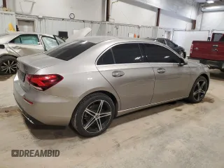 2019 Mercedes-Benz A 220 z VIN WDD3G4FB8KW001993, wystawiony jako Copart lot #49063505 z przebiegiem 60 043 mil mil oraz Nie do naprawy • Non repairable. Historia ofert i sprzedaży dostępna na DreamBid. Obrazek 3.