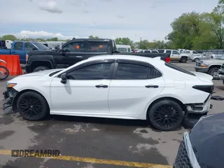 2020 Toyota Camry SE z VIN 4T1G11AKXLU908241, wystawiony jako IAAI lot #42093849 z przebiegiem 132 855 mil mil oraz . Historia ofert i sprzedaży dostępna na DreamBid. Obrazek 15.