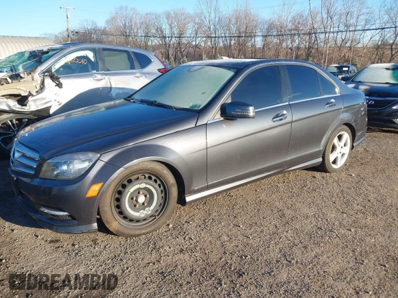 2011 Mercedes-Benz C 300 Sport z VIN WDDGF8BB9BR139784, wystawiony jako IAAI lot #41220260 z przebiegiem Nie podano mil oraz . Historia ofert i sprzedaży dostępna na DreamBid. Obrazek 2.