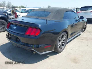 2017 Ford Mustang EcoBoost Premium z VIN 1FATP8UH8H5331324, wystawiony jako IAAI lot #42754503 z przebiegiem 84 209 mil mil oraz . Historia ofert i sprzedaży dostępna na DreamBid. Obrazek 4.