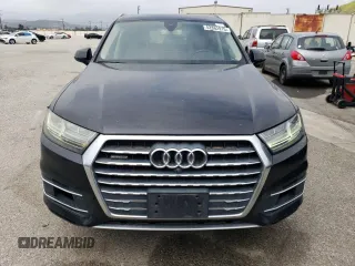 2017 Audi Q7 Premium Plus with VIN WA1LAAF7XHD018234, listed as a Copart auction lot 52862915 with 128,713 mi miles and Clean Title. Bid and sale history available at DreamBid. Image 5.