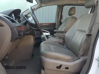 2015 Chrysler Town & Country Touring with VIN 2C4RC1BG4FR726022, listed as a Copart auction lot 50400675 with 231,821 mi miles and Salvage Title. Bid and sale history available at carsss.com. Image 7.