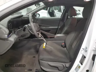 2025 Hyundai Elantra SEL Convenience z VIN KMHLS4DG7SU909317, wystawiony jako Copart lot #59515135 z przebiegiem 15 667 mil mil oraz Czysty tytuł • Clean title. Historia ofert i sprzedaży dostępna na DreamBid. Obrazek 7.
