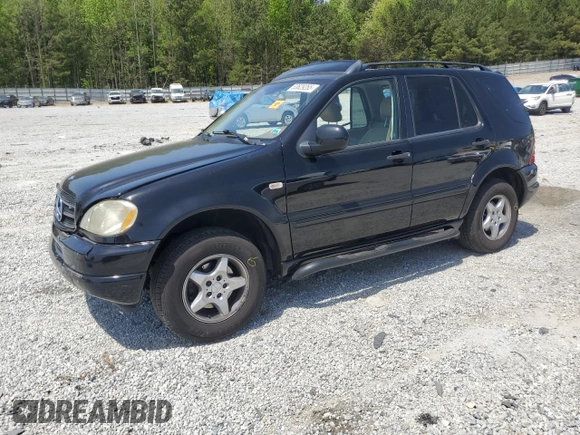 2001 Mercedes-Benz M 320/430/500 z VIN 4JGAB54E61A242946, wystawiony jako Copart lot #53629265 z przebiegiem 225 597 mil mil oraz Szkoda całkowita • Salvage title. Historia ofert i sprzedaży dostępna na DreamBid. Obrazek 1.