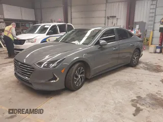 2022 Hyundai Sonata Hybrid Blue with VIN KMHL24JJ3NA048305, listed as a IAAI auction lot 41572735 with 88,085 mi miles. Bid and sale history available at carsss.com. Image 17.