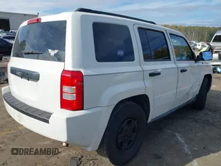 2007 Jeep Patriot Sport with VIN 1J8FT28WX7D372785, listed as a IAAI auction lot 40845970 with 200,000 mi miles and . Bid and sale history available at DreamBid. Image 4.