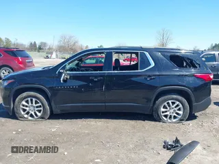 2019 Chevrolet Traverse LT Cloth with VIN 1GNEVGKW1KJ193586, listed as a IAAI auction lot 42044908 with 137,823 mi miles. Bid and sale history available at carsss.com. Image 15.