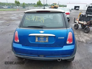 2006 MINI Hardtop with VIN WMWRC33516TK18735, listed as a IAAI auction lot 42519124 with 135,976 mi miles and . Bid and sale history available at DreamBid. Image 17.