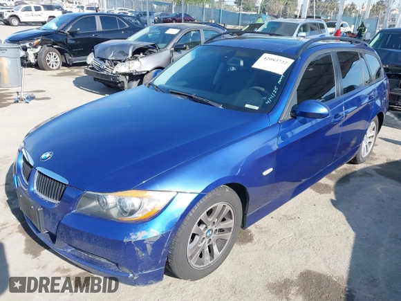 2007 BMW 3 Series 328i with VIN WBAVS13507FX15605, listed as a IAAI auction lot 42083722 with 177,850 mi miles. Bid and sale history available at carsss.com. Image 2.