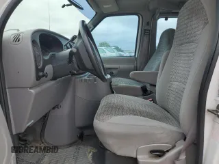 2001 Ford Econoline Passenger XL with VIN 1FBSS31L41HB19352, listed as a Copart auction lot 53101325 with 101,807 mi miles and Salvage title. Bid and sale history available at DreamBid. Image 7.