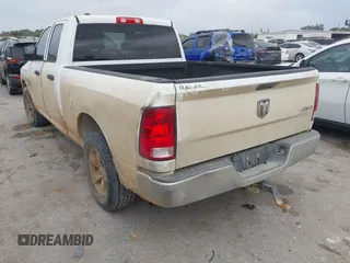 2019 Ram 1500 Express z VIN 1C6RR7FT5KS726409, wystawiony jako IAAI lot #41837904 z przebiegiem 151 673 mil mil oraz . Historia ofert i sprzedaży dostępna na DreamBid. Obrazek 3.