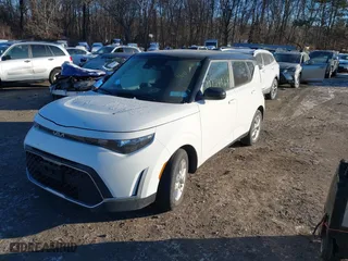 2024 Kia Soul LX with VIN KNDJ23AU4R7229481, listed as a IAAI auction lot 41270129 with 6,141 mi miles. Bid and sale history available at carsss.com. Image 2.