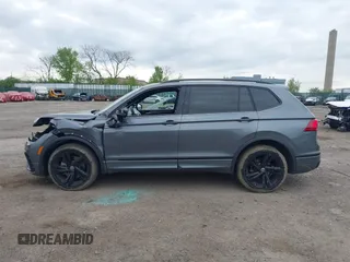 2024 Volkswagen Tiguan SE R-Line Black с VIN 3VV8B7AX7RM081396, выставлен на аукционе IAAI как лот 42079851 с пробегом 18 469 миль миль и . История ставок и продаж доступна на DreamBid. Изображение 13.
