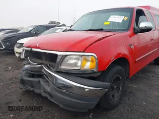 1999 Ford F-150 z VIN 1FTRX17WXXNA90516, wystawiony jako IAAI lot #41787426 z przebiegiem 354 066 mil mil oraz . Historia ofert i sprzedaży dostępna na DreamBid. Obrazek 6.