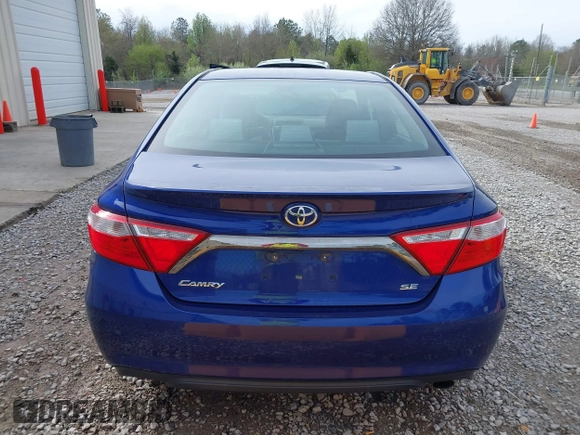 2015 Toyota Camry XLE with VIN 4T1BF1FK9FU890002, listed as a IAAI auction lot 41868372 with 283,858 mi miles. Bid and sale history available at carsss.com. Image 16.