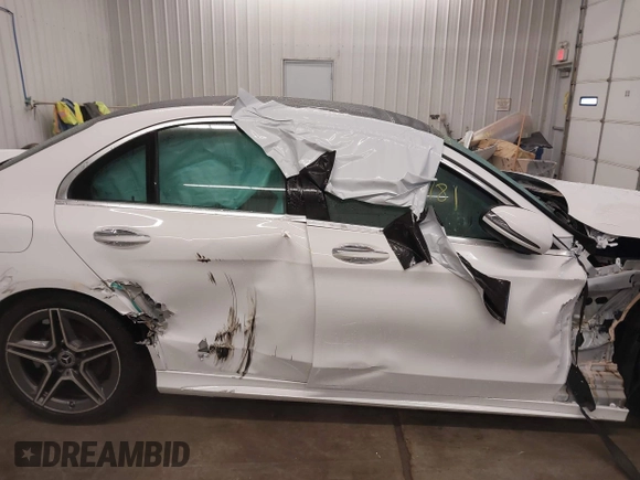 2020 Mercedes-Benz C 300 with VIN W1KWF8EB8LR582243, listed as a IAAI auction lot 41353781 with 22,015 mi miles and . Bid and sale history available at DreamBid. Image 14.
