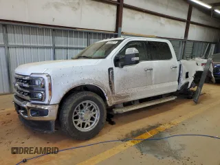 2024 Ford F-350 XL with VIN 1FT8W3BT2RED43189, listed as a Copart auction lot 42496615 with 11,265 mi miles and Salvage Title. Bid and sale history available at DreamBid. Image 1.