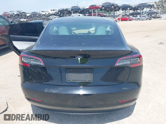 2020 Tesla Model 3 Standard Range Plus z VIN 5YJ3E1EA9LF738102, wystawiony jako IAAI lot #42107744 z przebiegiem 73 294 mil mil oraz . Historia ofert i sprzedaży dostępna na DreamBid. Obrazek 17.