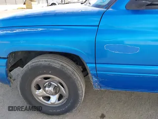 1999 Dodge 1500 z VIN 3B7HC13Z2XG197088, wystawiony jako IAAI lot #41686269 z przebiegiem 210 662 mil mil oraz . Historia ofert i sprzedaży dostępna na DreamBid. Obrazek 19.
