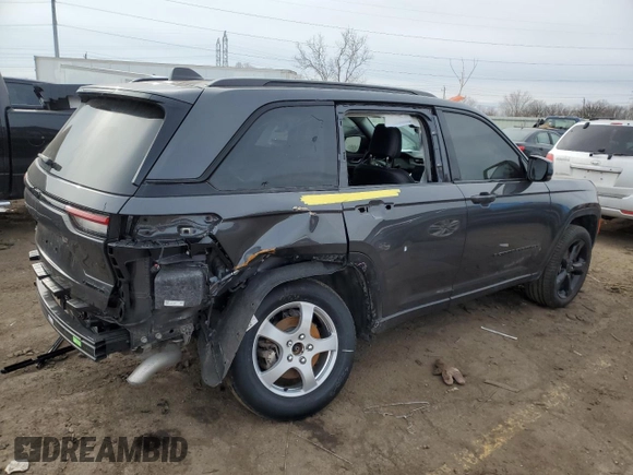 2024 Jeep Grand Cherokee Limited with VIN 1C4RJHBG6RC683993, listed as a Copart auction lot 43528725 with 12,242 mi miles and Clean title. Bid and sale history available at DreamBid. Image 3.